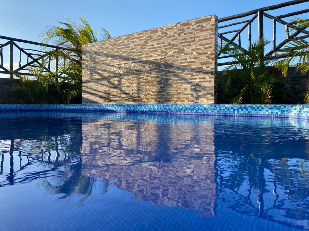 Hotel Suites La Roca Cancun Exterior photo